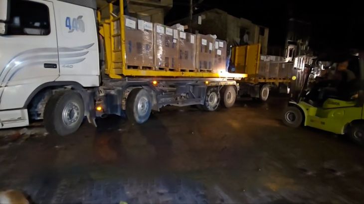 دخول 30 شاحنة مساعدات غذائية عبر معبر بيت حانون إلى شمال غزة