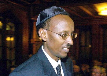 f: President Paul Kagame of Rwanda arrives to the Great Synagogue in Stockholm 27 January 2004, to attend a Holocaust remembrance ceremony hosted by Sweden's Jewish community.