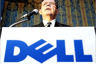 f / The new CEO of Dell Computer, Kevin Rollins, delivers a speech at a press conference to explain the company's strategy in Tokyo, 27 July 2004.