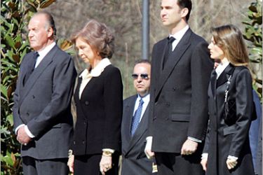 .AFP - Spanish King Juan Carlos (L), Queen Sofia (2ndL), Prince Felipe (2ndR) and his wife Princess Letizia (R) observe five minutes of silence in memory of the victims of last years