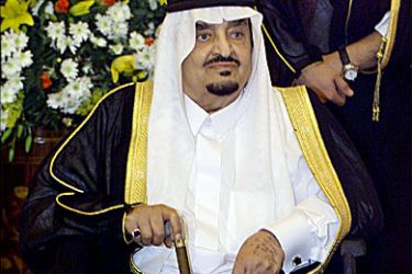 r_Saudi Arabian King Fahd Bin Abdul Aziz al-Saoud sits in a wheelchair