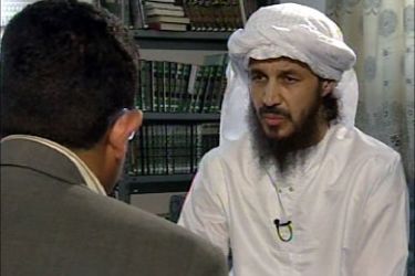 من اليمين : أبو محمد المقدسي – ياسر أبو هلالة