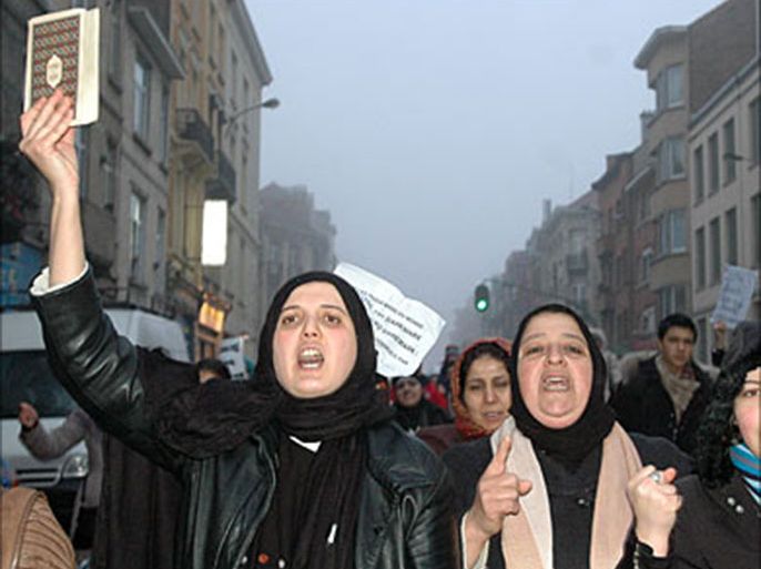 f_Some 1500 Muslims activists demontrate in Brussels, to protest against the publication in European