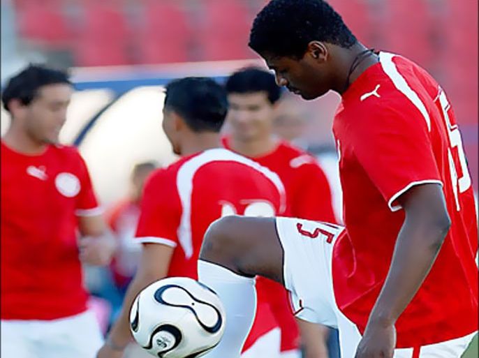 f_Tunisia's national football team defender Radhi Jaidi attends a training session 29 May 2006 in Tunis. The Tunisian team in preparing for the FIFA Football World Cup, which will be held in Germany next month. AFP PHOTO'/FETHI BELAID