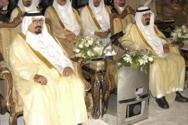 King Abdullah Bin Abdul Aziz (R) and Crown Prince Sultan Bin Abdul Aziz (L) of Saudi Arabia attend late 11 June 2006 a ceremony organized by the residents of Jubeil, the main city in the oil-rich Eastern Province of the kingdom. S