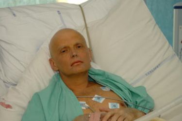 afp/(FILES)- A handout image released 20 November 2006 shows former Russian spy Alexander Litvinenko in his hospital bed at the University College Hospital, in central London. Litvinenko, who had been fighting for his life in recent days after an apparent poisoning, has died, the hospital where he was being treated said 23 November 2006.