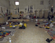 مقر الشرطة العراقية بالبصرة بعد نسفه (رويترز)