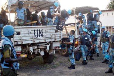 f_UN peacekeepers from Bangladesh arrive as reinforcements, 02 February 2007, in Matadi. A bloody crackdown by security forces on members of a religious