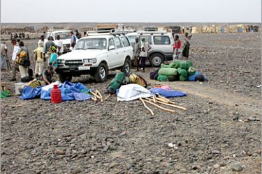 AFP / Photo dated in February 2005 shows an expedition in the village of Hamedali, region of the desert region of Afar. More than a dozen Western tourists believed to be British and French nationals were feared kidnapped in northeastern Ethiopia 02 March 2005. The British Foreign Office said that a number of British nationals connected to government