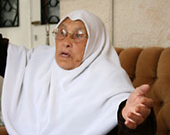 أم مصطفى لا زالت تعيش ذكريات المجزرة المريرة (الجزيرة نت)