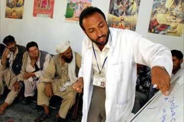 An Afghan doctor speaks to gathering of Afghan drug addicts at The Nejat Centre in Kabul, 13 July 2007.