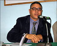 مدير الشبكة العربية لمعلومات حقوق الإنسان جمال عيد (الجزيرة نت)