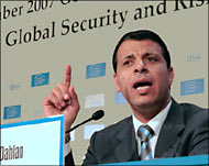 محمد دحلان كان قائدا للأمن الوقائي بغزة (الجزيرة نت-أرشيف)