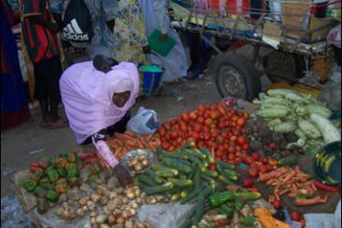 الجزيرة نت -أحد أسواق العاصمة نواكشوط - من تقرير/ غلاء الأسعار في رمضان بموريتانيا -أمين محمد – نواكشوط