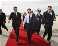 ساركوزي لدى وصوله مطار طنجة (الفرنسية)