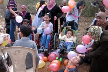 إحدى برامج التأهيل التي تعنى بالأطفال المعاقين خلقيا في فلسطين