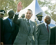 الملك المغربي (يسار) في دكار رفقة الرئيس السنغالي (الفرنسية-أرشيف)