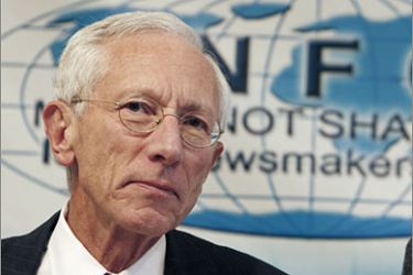 REUTERS/Bank of Israel Governor Stanley Fischer holds a news conference in Jerusalem November 3, 2008. Israel's central bank has become more focused on maintaining financial stability and supporting