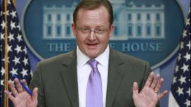 r/White House Press Secretary Robert Gibbs speaks to the media during his daily briefing at the White House in Washington, January 23, 2009.