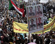 مظاهرات مؤيدة للبشير في شمال دارفور (رويترز) 