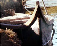 الدانك هو اسم سومري لأقدم وسيلة نقل داخل أهوار العراق (الجزيرة نت)