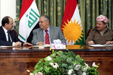 Iraq's Prime Minister Nuri al-Maliki (L), Iraq's President Jalal Talabani (C) and Kurdish President Masoud Barzani meet in Iraq's autonomous Kurdistan region near Sulaimaniya