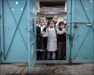 70% من الطلبة اللاجئين في غزة يدرسون بمدارس أونروا (الفرنسية-أرشيف)