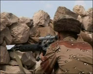 الجيش اليمني يقاتل الحوثيين في صعدةمنذ أسابيع (الجزيرة-أرشيف)