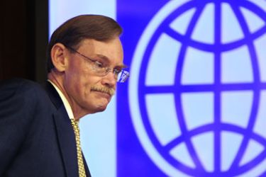 World Bank president Robert Zoellick arrives at a press briefing in Beijing on September 2, 2009. Zoellick is on the third and final day of a trip to China to focus on the global recovery from the financial crisis and the Chinese economy.