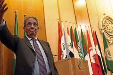 F/ Arab League General Secretary Amr Mussa gestures during a meeting with foreign ministers of the 22-member states in Cairo on September 16, 2010 to discuss the ongoing Palestinian-Israeli peace negotiations which Mussa said should be given "a chance" despite suspicions about their results.