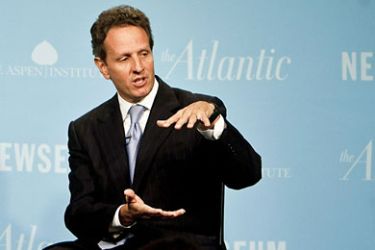 Washington, District of Columbia, UNITED STATES : WASHINGTON - SEPTEMBER 30: U.S. Treasury Secretary Tim Geithner speaks during the Washington Ideas Forum at the Newseum on September 30, 2010 in Washington, DC.