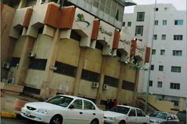 1- مبنى مؤسسة الصحافة في طرابلس : والتعليق كالتالي : صراع دائر على أشده داخل مبنى مؤسسة الصحافة ( الجزيرة نت).