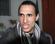 محمد عبد الهادي حكى صنوفا من التعذيب تعرض لها السجناء (الجزيرة نت)