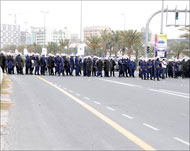 الشرطة البحرينية حاولت التصدي للمحتجين  (الجزيرة نت) 