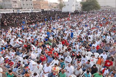 أنصار المعارضة رددوا هتافات تطالب بإصلاحات سياسية ودستورية