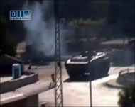 دبابات الجيش دخلت ميدان العاصي في قلب مدينة حماة (الجزيرة)