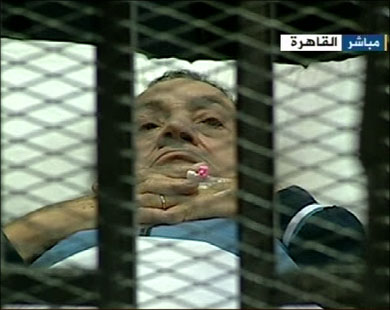 استئناف محاكمة الرئيس المخلوع حسني مبارك (الجزيرة)