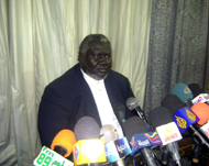 مالك عقار قال إن منزله تعرض لهجوم من قبل الجيش السوداني (الجزيرة)