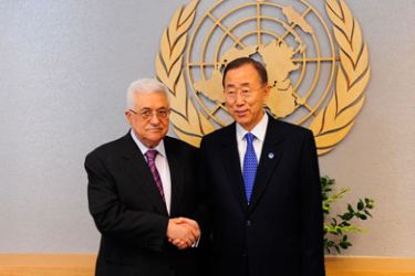 epa02925595 Palestinian National Authority President Mahmoud Abbas (L) meets with United Nations Secretary-General Ban Ki-moon at UN headquarters in New York, New York, USA, 19 September 2011. Palestinian Authority President Mahmoud Abbas is expected to ask the United Nations to admit Palestine as a new member state during the United Nations General Assembly this week.