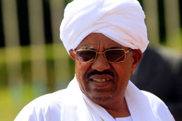 Sudanese President Omar Hassan al-Bashir arrives to welcome Ethiopian Prime Minister Meles Zenawi, who is making an official visit, at Khartoum Airport September 16, 2011.