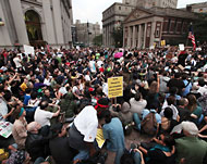 مظاهرات في نيويورك احتجاجا على سوء الظروف الاقتصادية (الفرنسية)