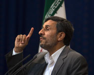 أحمدي نجاد قال إن برنامج بلاده النووي لا يهدد المنطقة (رويترز)
