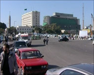  إغلاق ميدان التحرير يأتي بعد عودةحركة المرور إليه قبل أيام (الجزيرة نت)
