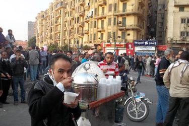 الطعام للمتظاهرين و المعتصمين بميدان التحرير