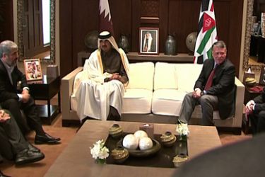 الملك عبدالله الثاني وولي العهد القطري في لقاء مع خالد مشعل في الأردن