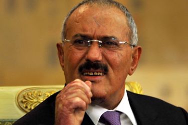 epa03043512 A photograph made available on 26 December 2011 shows outgoing Yemeni President Ali Abdullah Saleh during a news conference at the presidential palace in Sana'a, Yemen, 24 December 2011. According to media sources, the US said 26 December 2011 that it is considering a request from outgoing Yemeni President Ali Abdullah Saleh to undergo medical treatment in the USA for injuries sustained in an attack on his palace in June. Saleh in November handed over power to his deputy after 11 mon
