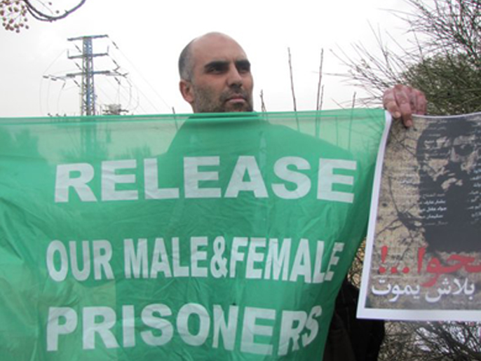 ‪فراس العمري: هناك مشاورات تجري داخل السجون لإعلان إضراب عن الطعام‬ (الجزيرة)