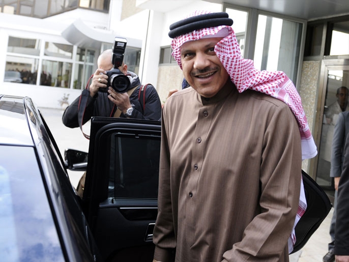 الأمين العام لمجلس التعاون الخليجي عبد اللطيف الزياني يصل أمس إلى تونس (الفرنسية)