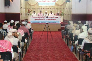 سلفيو اليمن شكلوا تحالفات مع تيارات إسلامية خلال مشاركتهم في الثورية الشبابية(الجزيرة نت)