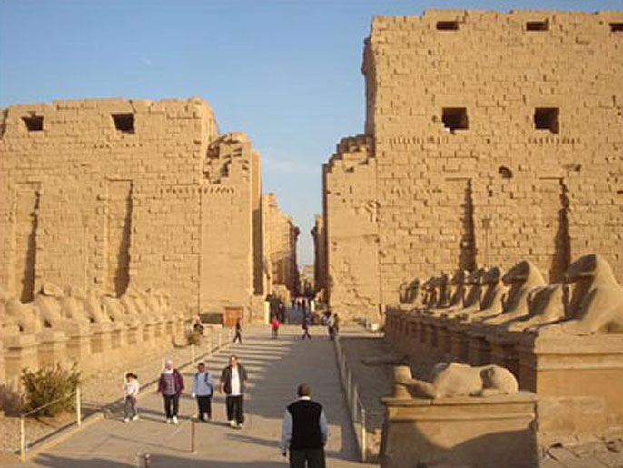معبد الكرنك أشهر معابد مصر تراجع عدد زائريه  (الجزيرة)